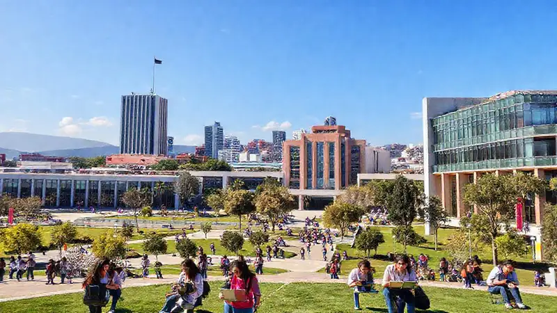El campus universitario de Querétaro irradia brillantez